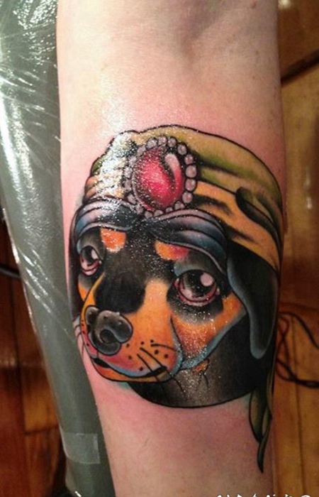 new school彩色帽子与有趣的狗手臂纹身图案