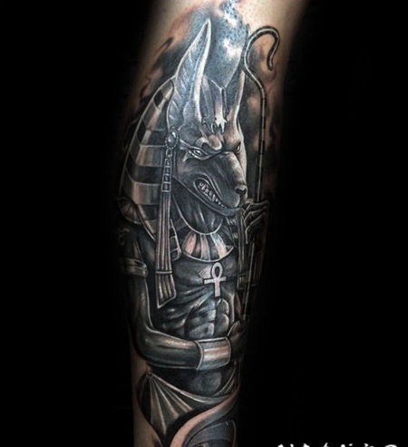 现代风格的彩色埃及神像手臂纹身图案