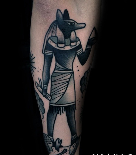 插画风格的埃及神像手臂纹身图案