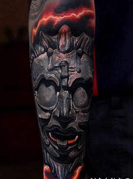 逼真的3D古神石雕像手臂纹身图案