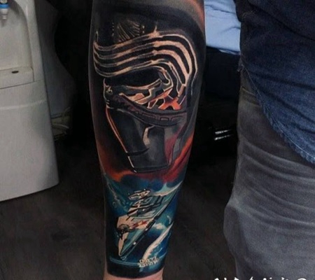 手臂星球大战主题飞船与星星纹身图案