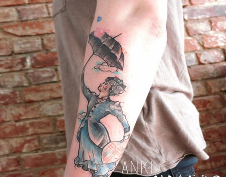 手臂简单女人和伞纹彩色纹身图案