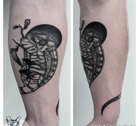 插画风格的黑色变色龙手臂纹身图案