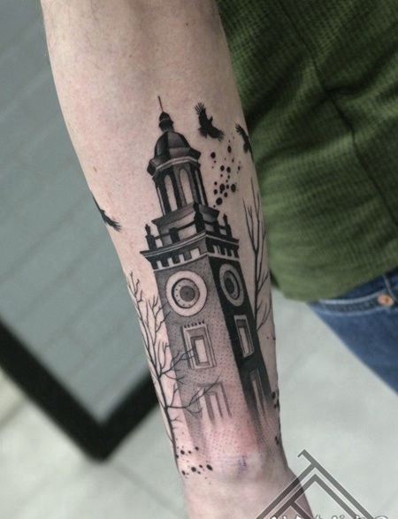 黑色的复古欧式建筑手臂纹身图案