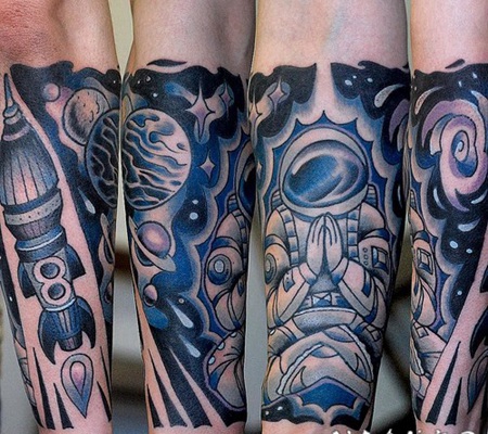 宇航员和太阳系卡通彩色手臂纹身图案