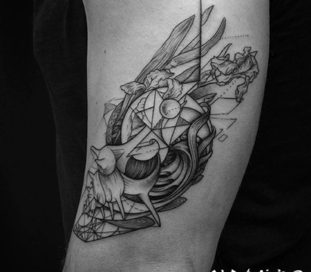 超现实主义风格怪异的装饰黑色手臂纹身图案