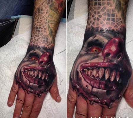 血腥的小丑脸彩色手臂纹身图案