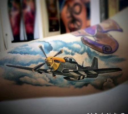 new school彩色的二战战斗机手臂纹身图案