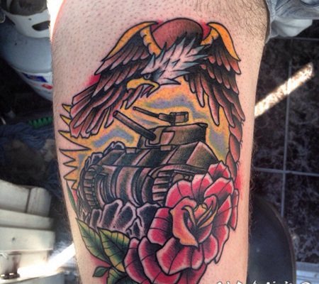 old school彩色坦克与玫瑰和鹰手臂纹身图案