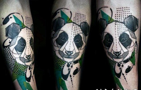 new school彩色的熊猫手臂纹身图案
