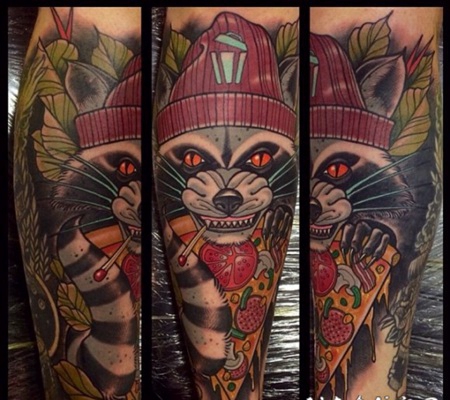 新传统风格彩色邪恶浣熊手臂纹身图案