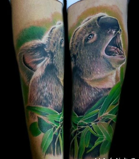 非常奇妙逼真的考拉熊与树叶手臂纹身图案
