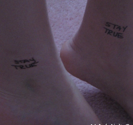 闺蜜英文字母脚踝纹身图案