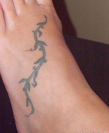 植物藤蔓绿色脚踝纹身图案