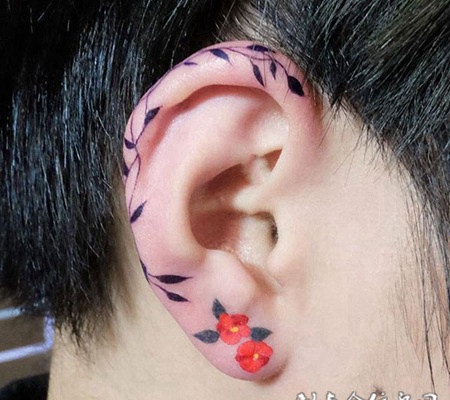 耳边的微风，耳朵漂亮的小花纹身
