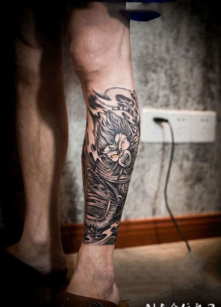 小腿斗战胜佛纹身图案