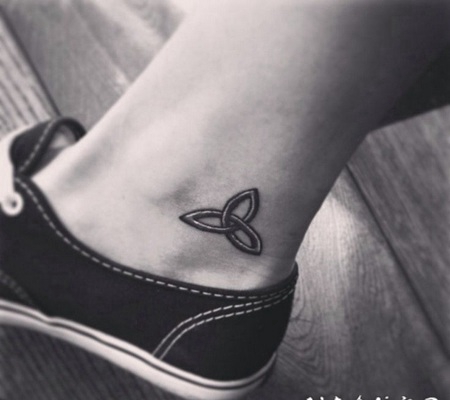 凯尔特象征脚踝纹身图案