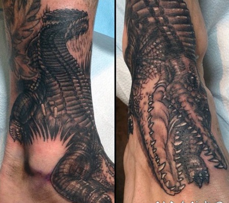 非常写实的黑白邪恶鳄鱼脚踝纹身图案