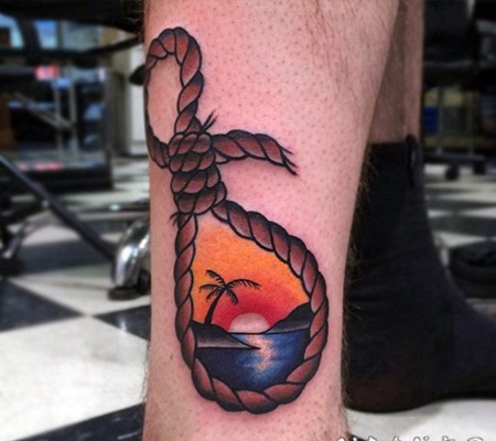 彩色的绳子与海洋和棕榈树脚踝纹身图案