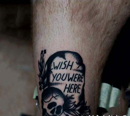 小小的黑色墓碑字母和骷髅脚踝纹身图案缩略频道推荐图