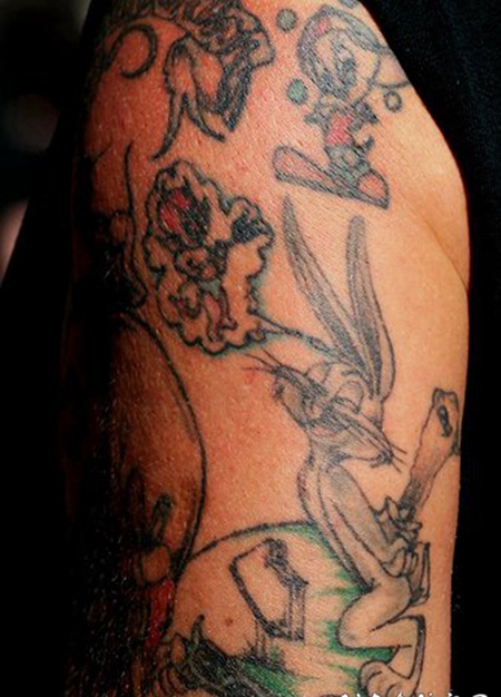 小鸟和兔八哥卡通彩色纹身图案