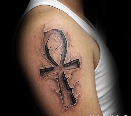 石雕风格埃及十字架大臂纹身图案