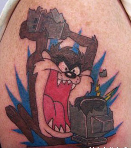 袋獾和粉碎计算机卡通纹身图案