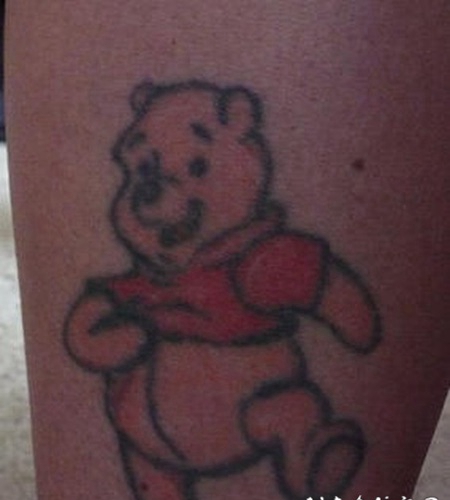 小熊维尼彩色卡通纹身图案