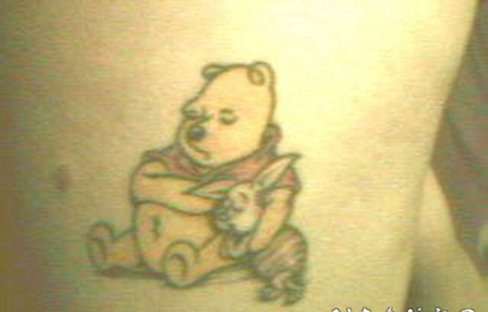 小熊维尼和小猪在休息纹身图案