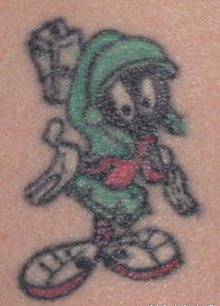 卡通马尔文火星彩色纹身图案