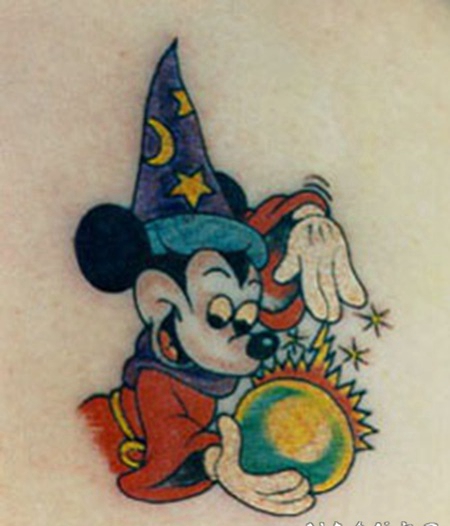 米奇老鼠魔术师纹身图案