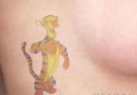 彩色迪斯尼卡通老虎纹身图案