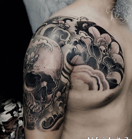 静待重生，半甲骷髅与莲花个性纹身