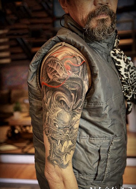 龙神咆哮，大臂霸气神龙纹身