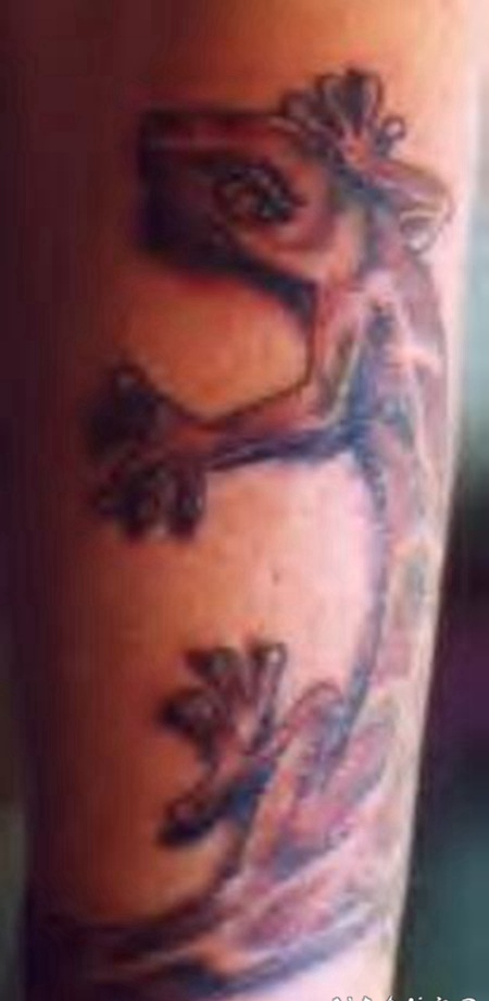 爬行蜥蜴写实纹身图案