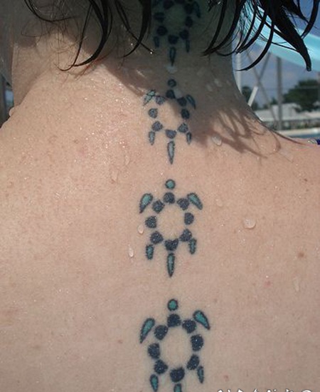 可爱的小乌龟小清新背部纹身图案