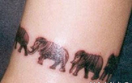 一群大象纹身图案