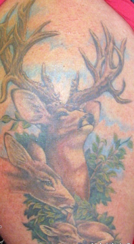 小鹿家族彩色纹身图案