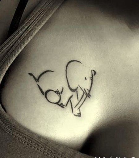 黑色线条的大象剪影胸部纹身图案