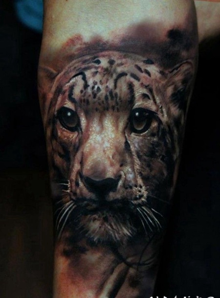 非常逼真的豹头手臂纹身图案