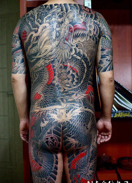 龙啸九天，满背霸气黑龙纹身