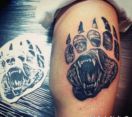黑灰风格动物爪印腿与熊纹身图案