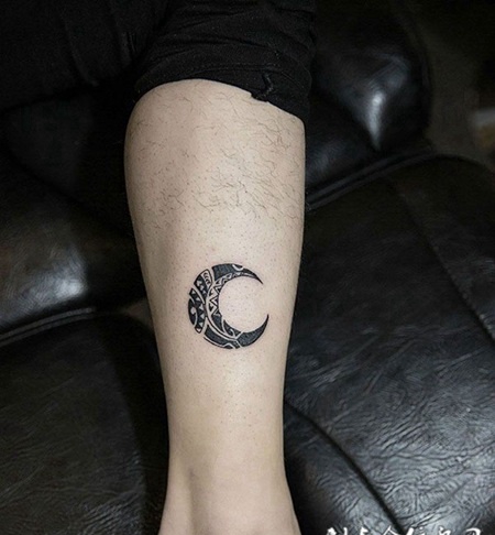 小腿月亮图腾纹身图案