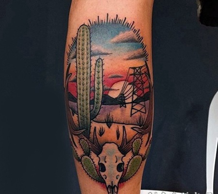old school小腿彩色沙漠与仙人掌和动物头骨纹身图案