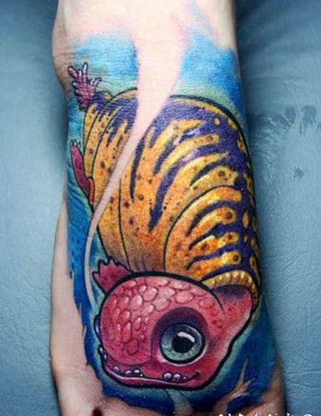 脚背有趣的卡通风格彩色海底动物纹身图案