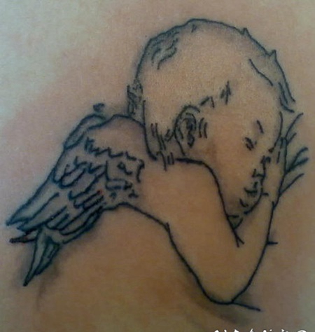 沉睡的小天使黑色线条纹身图案