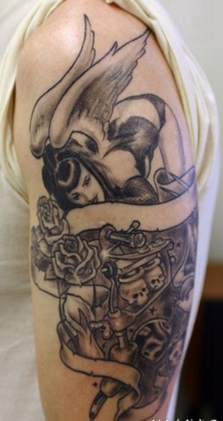 手臂性感堕落天使女孩和玫瑰骷髅纹身图案