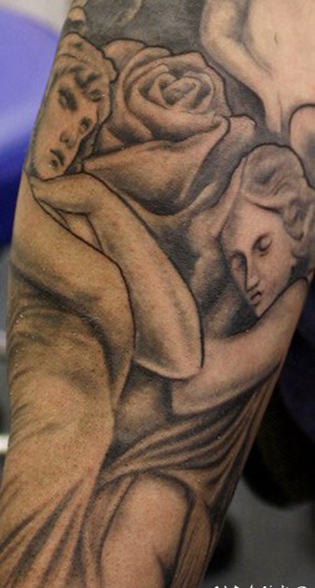 男人和女人天使玫瑰纹身图案