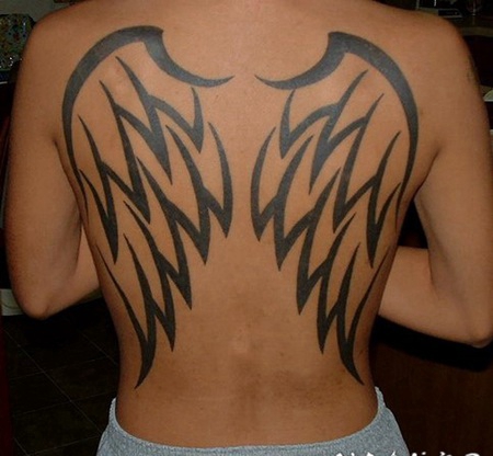 背部黑色天使翅膀轮廓纹身图案
