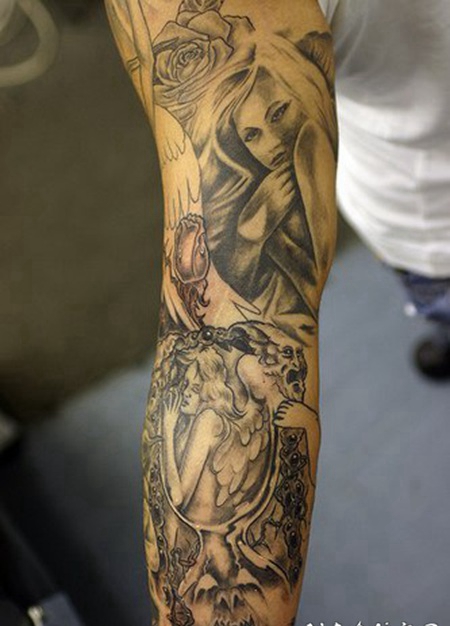 花臂天使和恶魔黑白纹身图案